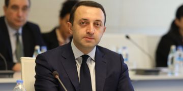 „ის არის ეფექტური მმართველი“ – პრემიერი რიჟვაძის თანამდებობიდან შესაძლო გადადგომას აბსურდულს უწოდებს