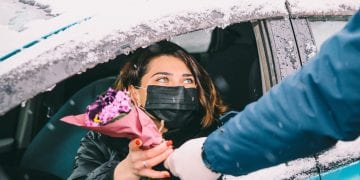 პატრულ-ინსპექტორებმა ქალ-მძღოლებს 8 მარტი მიულოცეს