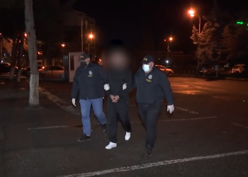 შსს ნახევარი კილო “ჰეროინის” უკანონო შეძენა-შენახვისთვის ბრალდებული პირის დაკავების კადრებს ავრცელებს