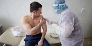 ვლადიმერ ზელენსკიმ კორონავირუსის საწინააღმდეგო ვაქცინა გაიკეთა