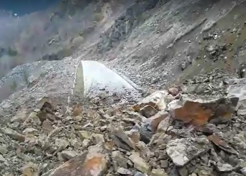 ზუგდიდი-მესტიის გზაზე კლდოვანი მასა ჩამოწვა – საავტომობილო მოძრაობა აკრძალულია