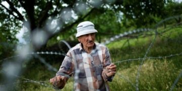 დათა პაპა, რომელიც მავთულხლართებს მიღმა ცხოვრობდა, გარდაიცვალა