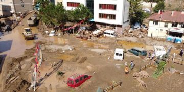 ხანძრების შემდეგ თურქეთში წყალდიდობას ებრძვიან (VIDEO)