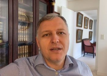 “ხატია სიჭინავას უნდა მოკიდო ხელი, ჩააცვა თეთრი ხალათი და ბატონ რატიანთან ერთი კვირა სანიტრად ამუშაო“ – გიორგი ფხაკაძე