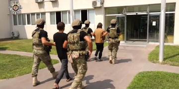 დაკავებულები გეგმავდნენ სირიაში, ტერორისტების ბანაკში გამგზავრებას – სუს-ი დაკავების კადრებს ავრცელებს