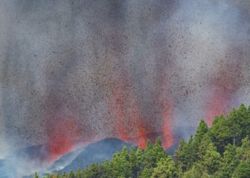 ვულკანის ამოფრქვევა