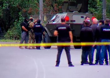 „გავხსნი იცოდე და გადმოვაგდებ“ – მოლაპარაკებები ბანკის თავდამსხმელსა და პოლიციას შორის