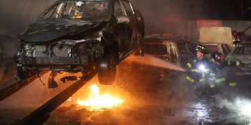 აუქციონზე გასაყიდი 40 ავტომობილი ხანძარმა ფერფლად აქცია