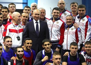 ვლადიმერ პუტინმა, სპორტსმენებთან შეხვედრისას, გაიხსენა როგორ მოტეხეს ცხვირი ვარჯიშისას