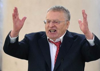 ვლადიმირ ჟირინოვსკის პირდაპირ ეთერში შარვალი ჩასძვრა