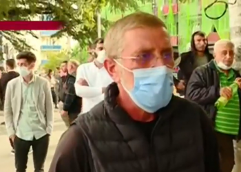 „რამდენიმე მძევალი ფანჯრიდან გადმოხტა“ – რას ყვება ყვარელში მძევლად აყვანილი ბანკის თანამშრომლის მამა
