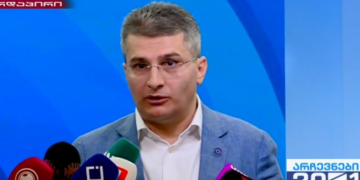 ეს კაცი უკრაინიდან არსად წასულა და იმალება სადღაც შემძვრალი – მდინარაძე სააკაშვილზე