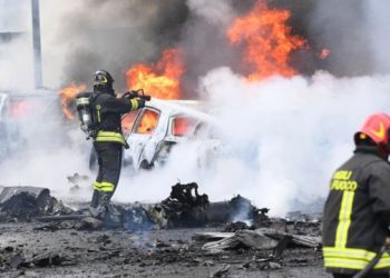 კადრები მილანიდან, სადაც თვითმფრინავი შენობას შეეჯახა – არიან გარდაცვლილები