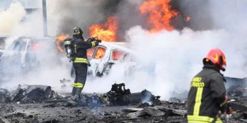 კადრები მილანიდან, სადაც თვითმფრინავი შენობას შეეჯახა – არიან გარდაცვლილები