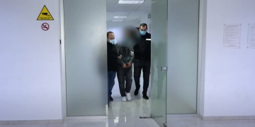 დააკავეს ახალგაზრდა კაცი, რომელმაც სასულიერო პირის Facebook-ზე უნებართვოდ შეაღწია და მის მრევლს საბანკო ბარათების მონაცემები გამოსტყუა