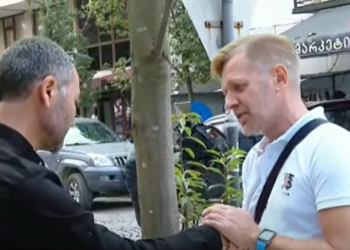 გია შომახიას, რომლის ცოლ-შვილი ბათუმში მომხდარი ნგრევისას დაიღოპა, ტურისტმაც მიუსამძიმრა