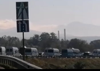 რა ხდება თბილისისკენ მომავალ გზაზე, სადაც „ქართული ოცნების” მხარდამჭერების კოლონა მოემართება