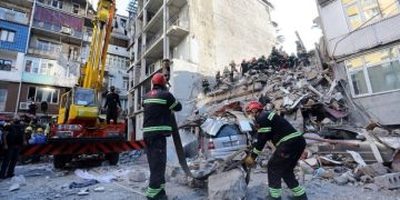 ბრალდებულებმა 8 ოქტომბერს, დილით შენიშნეს კედლების მოძრაობა, გამაგრება სცადეს, თუმცა შენობა დატოვეს – პროკურორი