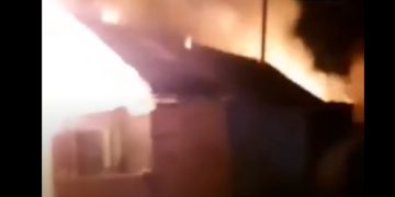 ხანძარი ბათუმში – „ოცნების ქალაქში” ორი სახლი იწვის