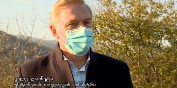 ესტონეთის თავდაცვის მინისტრი სოფელ ოძისში, საოკუპაციო ხაზთან მივიდა