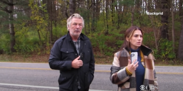 ალეკ ბოლდუინი, გადასაღებ მოედანზე დატრიალებული ტრაგედიის შემდეგ, პირველად პასუხობს ჟურნალისტების შეკითვებს