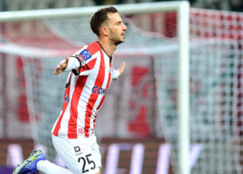 ოთარ კაკაბაძის ულამაზესი გასროლა და გამარჯვების მომტანი გოლი – ეს სასწაულია, ბადე გახვრიტა