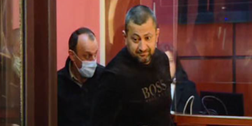 ზურაბ ზვიადაურის სასამართლო დარბაზიდან გათავისუფლების კადრები