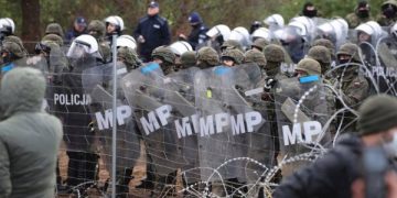 ბელარუსი-პოლონეთის საზღვარზე მიგრანტები სახელმწიფო საზღვრის გარღვევას ცდილობენ – რა ხდება ადგილზე (VIDEO)