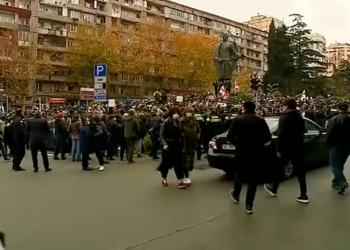 ვაჟა-ფშაველას გამზირზე „ნაციონალური მოძრაობის“ და მათი მხარდამჭერების აქცია მიმდინარეობს